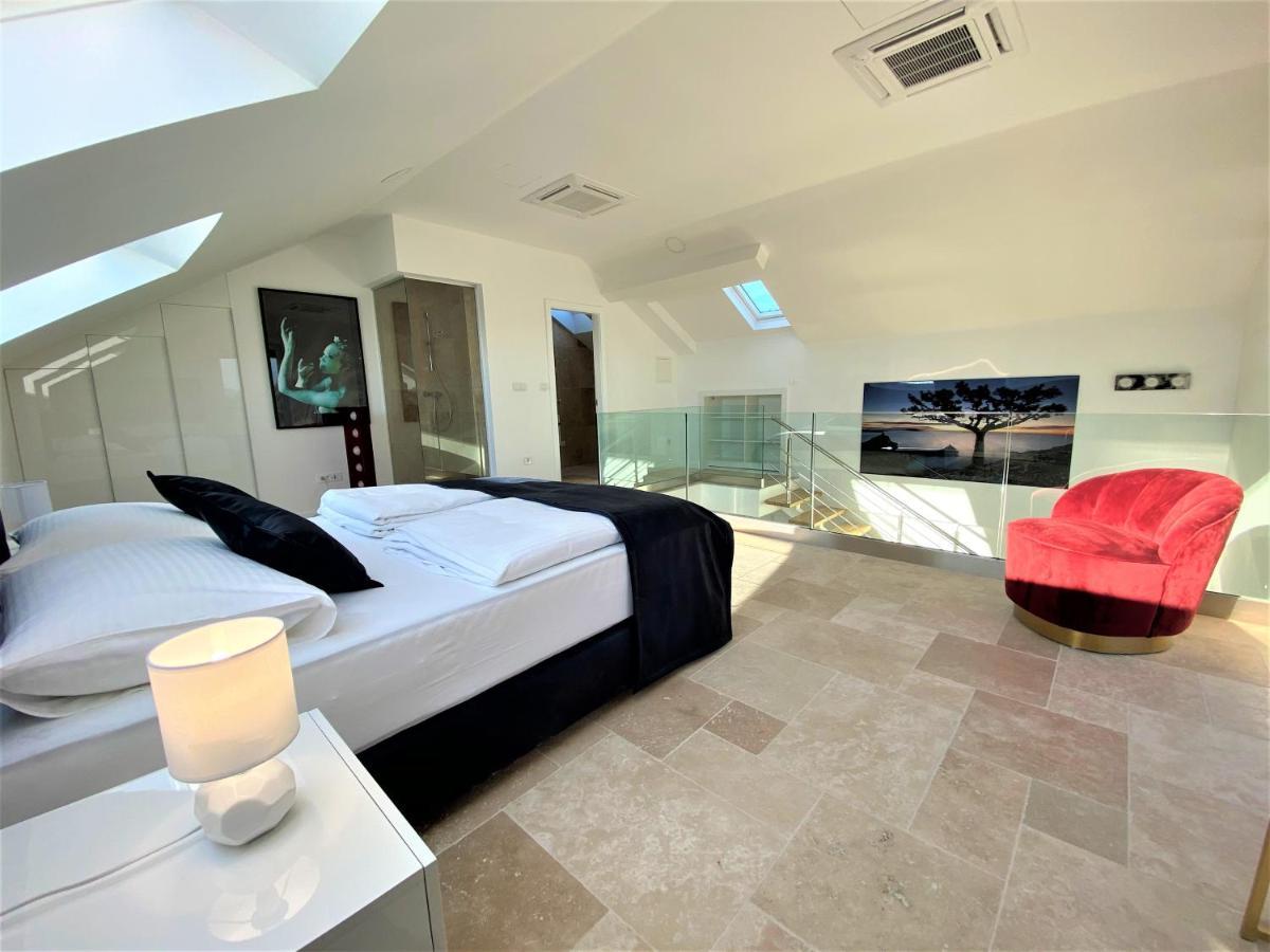 Villa M - Your Business & Holiday Apartment In Sibenik Luaran gambar