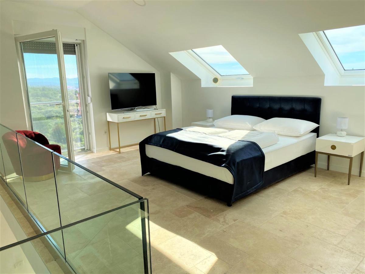 Villa M - Your Business & Holiday Apartment In Sibenik Luaran gambar