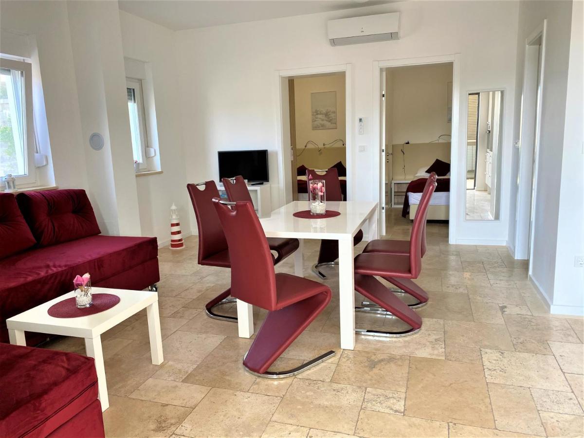 Villa M - Your Business & Holiday Apartment In Sibenik Luaran gambar