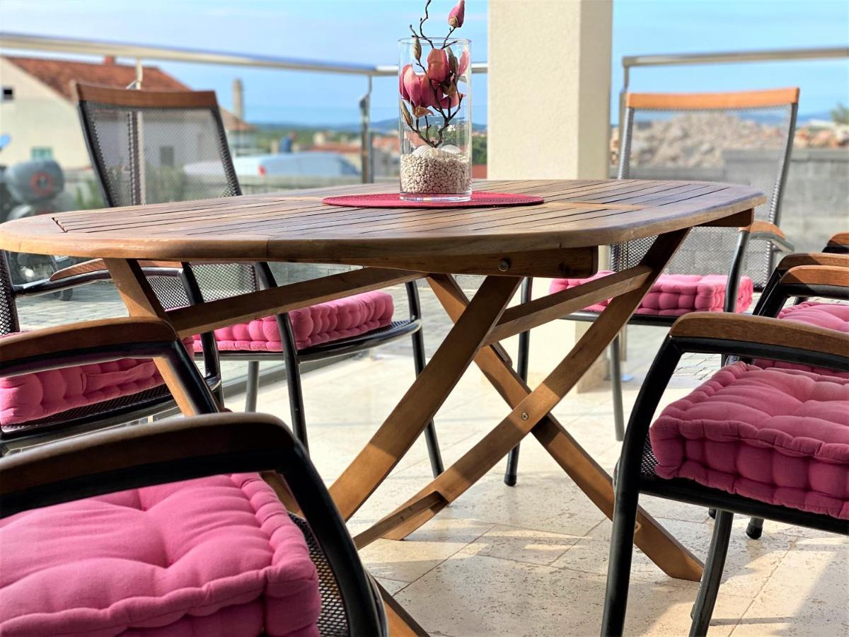 Villa M - Your Business & Holiday Apartment In Sibenik Luaran gambar