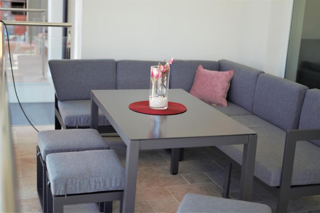 Villa M - Your Business & Holiday Apartment In Sibenik Luaran gambar