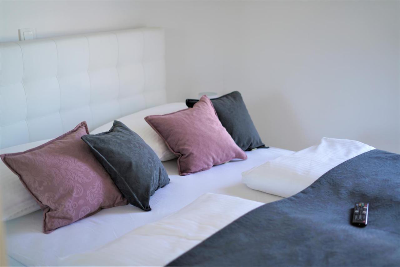 Villa M - Your Business & Holiday Apartment In Sibenik Luaran gambar