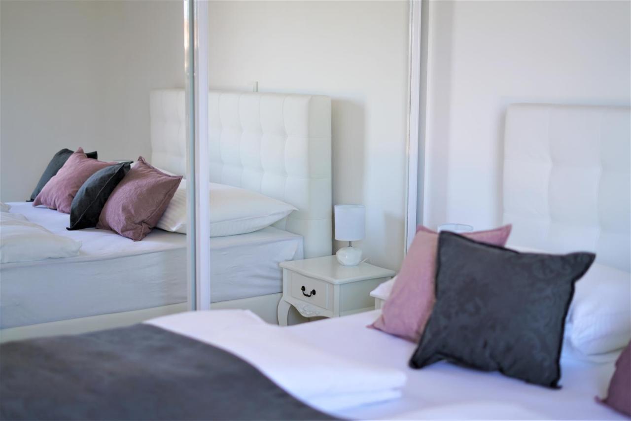 Villa M - Your Business & Holiday Apartment In Sibenik Luaran gambar