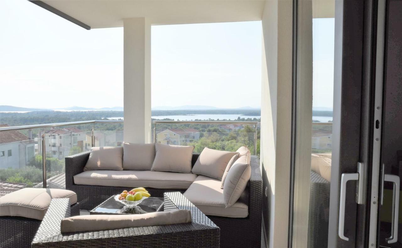 Villa M - Your Business & Holiday Apartment In Sibenik Luaran gambar